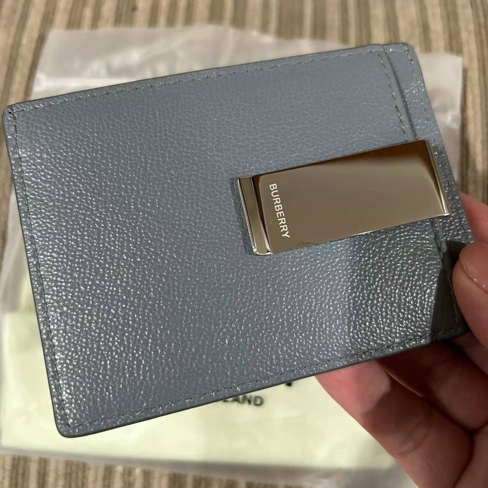 NWT- burberry money clip - Picture 4 of 6